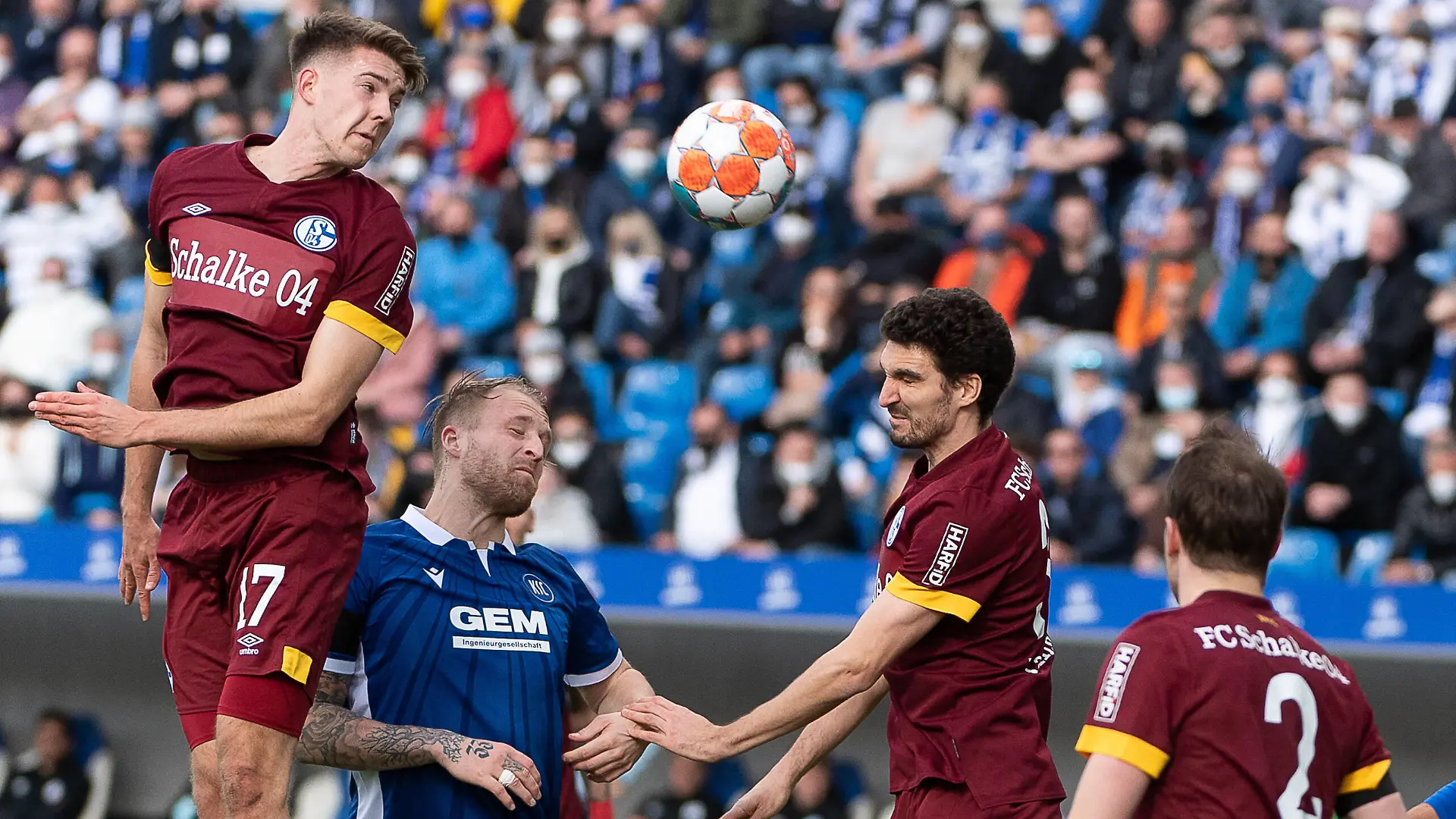 Florian Flick FC Schalke 04 17, Philipp Hofmann Karlsruher SC, 33, Marcin Kaminski FC Schalke 04 35, Thomas Ouwejan FC Schalke 04 02, Karlsruher SC vs FC Schalke 04, Fussball, Herren, 2. Bundesliga, 24. Spieltag, Saison 21/22, GER, 26.02.2022, DFL REGULATIONS PROHIBIT ANY USE OF PHOTOGRAPHS AS IMAGE SEQUENCES AND/OR QUASI-VIDEO, Karlsruher SC vs FC Schalke 04, Fussball, Herren, 2. Bundesliga, 24. Spieltag, Saison 21/22, GER, 26.02.2022 Karlsruhe *** Florian Flick FC Schalke 04 17 , Philipp Hofmann Karlsruher SC, 33 , Marcin Kaminski FC Schalke 04 35 , Thomas Ouwejan FC Schalke 04 02 , Karlsruher SC vs FC Schalke 04, Football, Men, 2 Bundesliga, 24 Matchday, Season 21 22, GER, 26 02 2022, DFL REGULATES PROHIBIT ANY USE OF PHOTOGRAPHS AS IMAGE SEQUENCES AND OR QUASI VIDEO, Karlsruher SC vs FC Schalke 04, Football, Men, 2 Bundesliga, 24 Matchday, Season 21 22, GER, 26 02 2022 Karlsruhe Copyright: xWolfgangxFrank/Eibner-Pressefotox EP_EER