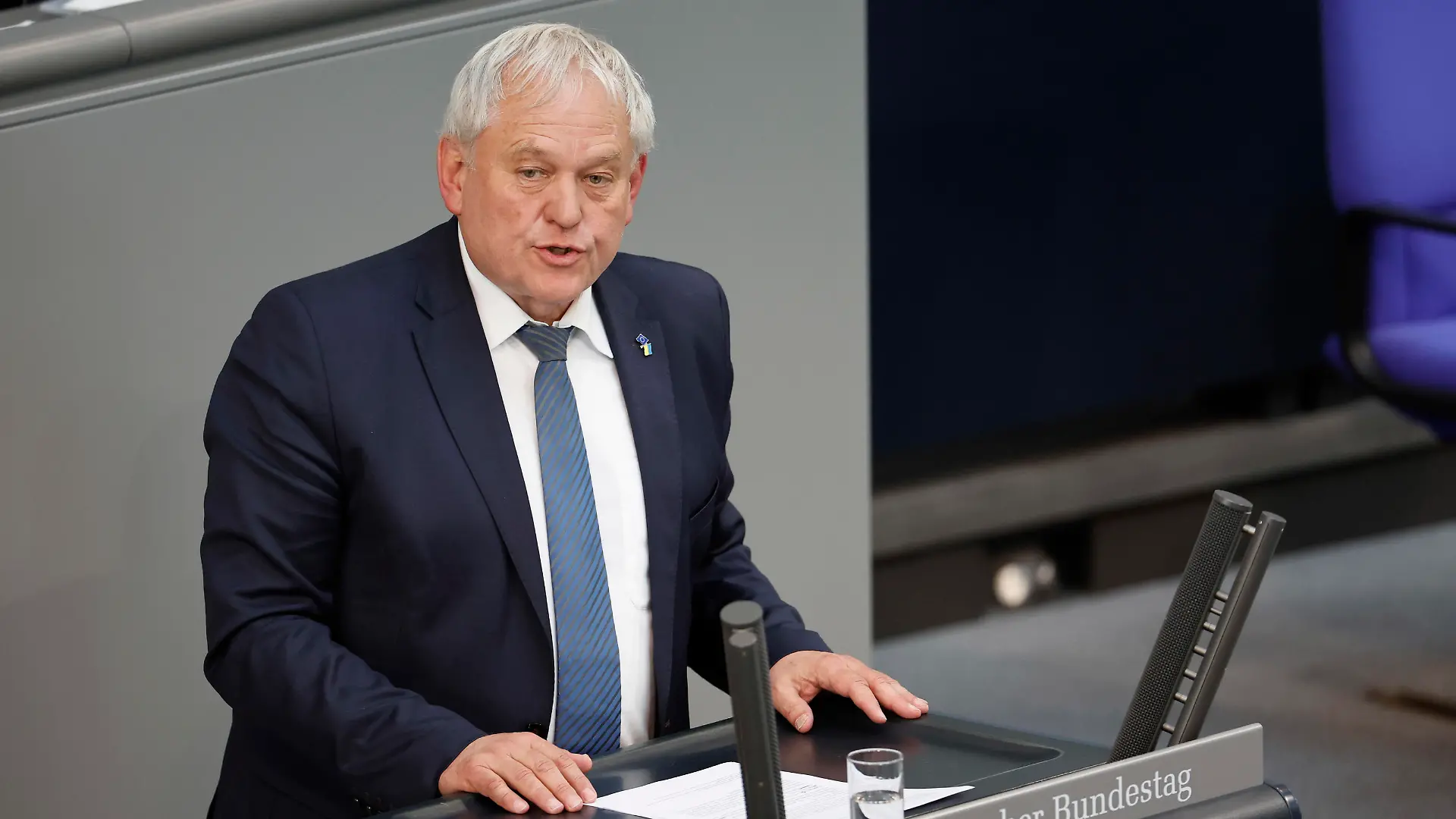 Thomas Hacker in der 107. Sitzung des Deutschen Bundestages im Reichstagsgebäude. Berlin, 26.05.2023