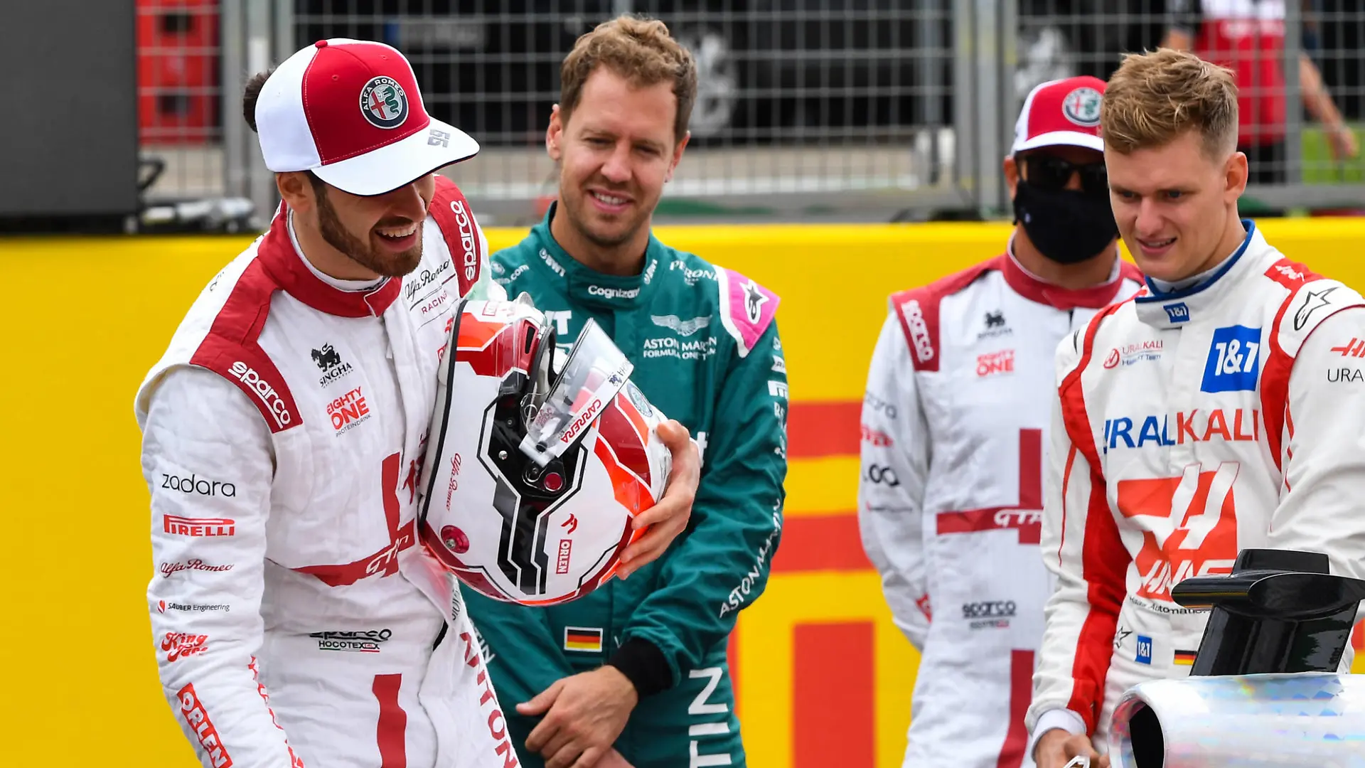 Formula 1 2021: British GP SILVERSTONE CIRCUIT, UNITED KINGDOM - JULY 15: The 2022 Formula 1 car launch event on the Silverstone grid. George Russell, Williams, Antonio Giovinazzi, Alfa Romeo Racing, Sebastian Vettel, Aston Martin, Kimi Raikkonen, Alfa Romeo Racing and Mick Schumacher, Haas F1 during the British GP at Silverstone Circuit on Thursday July 15, 2021 in Northamptonshire, United Kingdom. Photo by Mark Sutton / Sutton Images Images PUBLICATIONxINxGERxSUIxAUTxHUNxONLY GP2110_111604MS1_0414