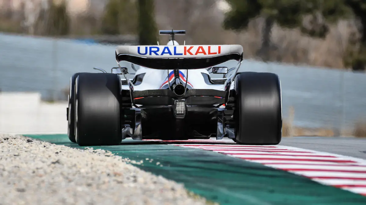 F1 Barcelona Pre Season Tests Tag 2 Nikita Mazepin RUS Haas F1 Team F1 Barcelona Pre Season Tests am 23.02.2022 *** F1 Barcelona Pre Season Tests Day 2 Nikita Mazepin RUS Haas F1 Team F1 Barcelona Pre Season Tests on 23 02 2022 Copyright: xBEAUTIFULxSPORTS/Erlhofx