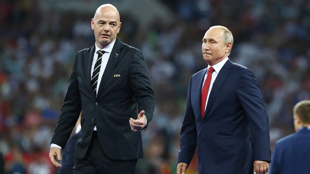 Mandatory Credit: Photo by Kieran Mcmanus/BPI/Shutterstock 9762196gt FIFA President Gianni Infantino and President of Russia Vladimir Putin France v Croatia, Final, 2018 FIFA World Cup, WM, Weltmeisterschaft, Fussball football match, Luzhniki Stadium, Moscow, Russia - 15 Jul 2018 France v Croatia, Final, 2018 FIFA World Cup football match, Luzhniki Stadium, Moscow, Russia - 15 Jul 2018 PUBLICATIONxINxGERxSUIxAUTXHUNxGRExMLTxCYPxROMxBULxUAExKSAxONLY Copyright: xKieranxMcmanus/BPI/Shutterstockx 9762196gt