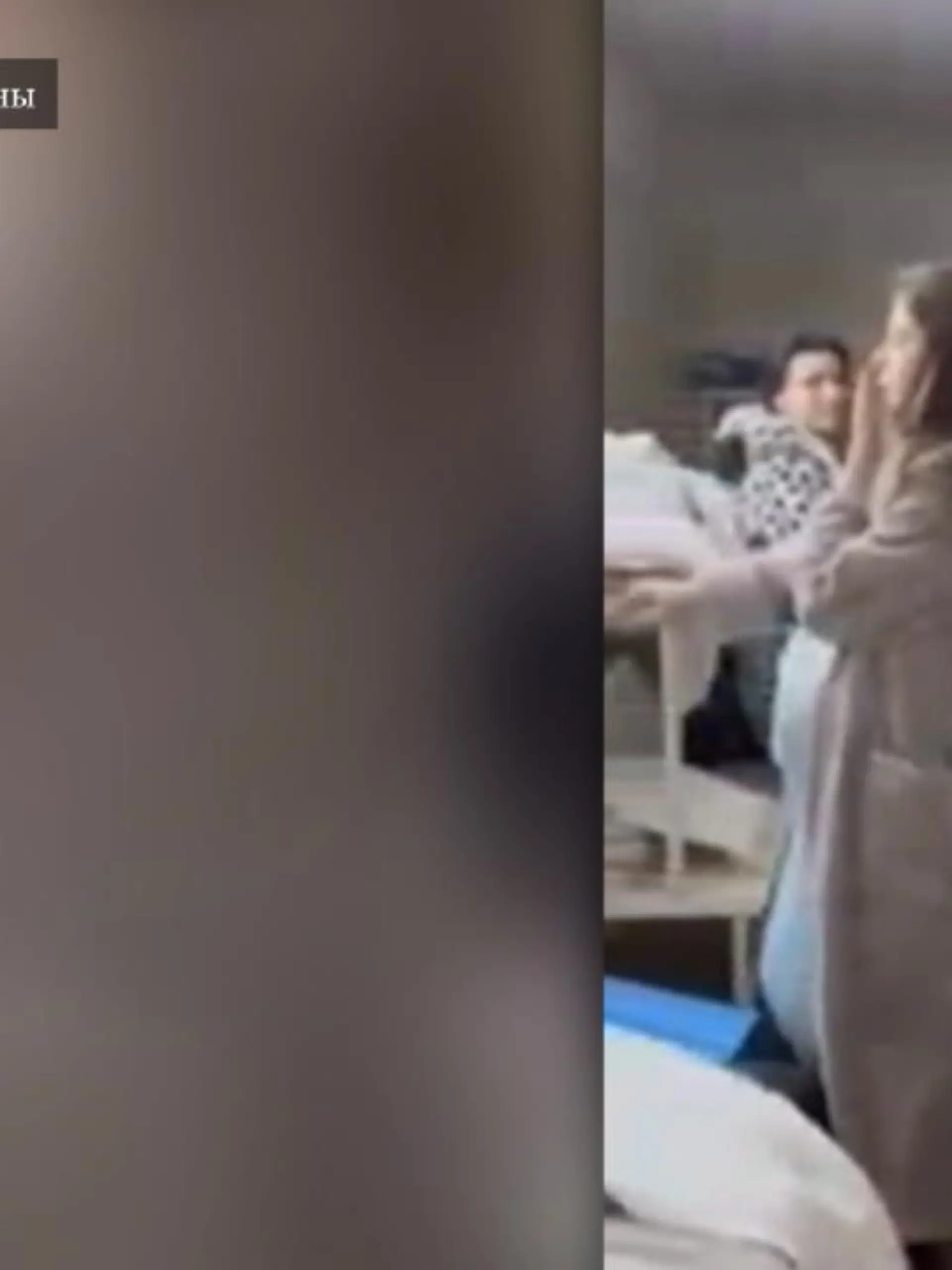 In der südukrainischen Stadt Cherson müssen schwangere Frauen in den Keller des Krankenhauses gehen. Hochgeladen hat das Video ein Geburtshelfer des Krankenhauses.