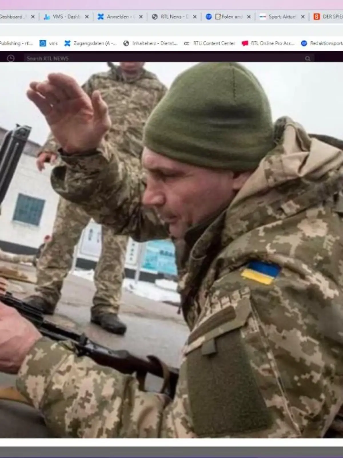 Vitali Klitschko bei einer Militärübung im März 2021.