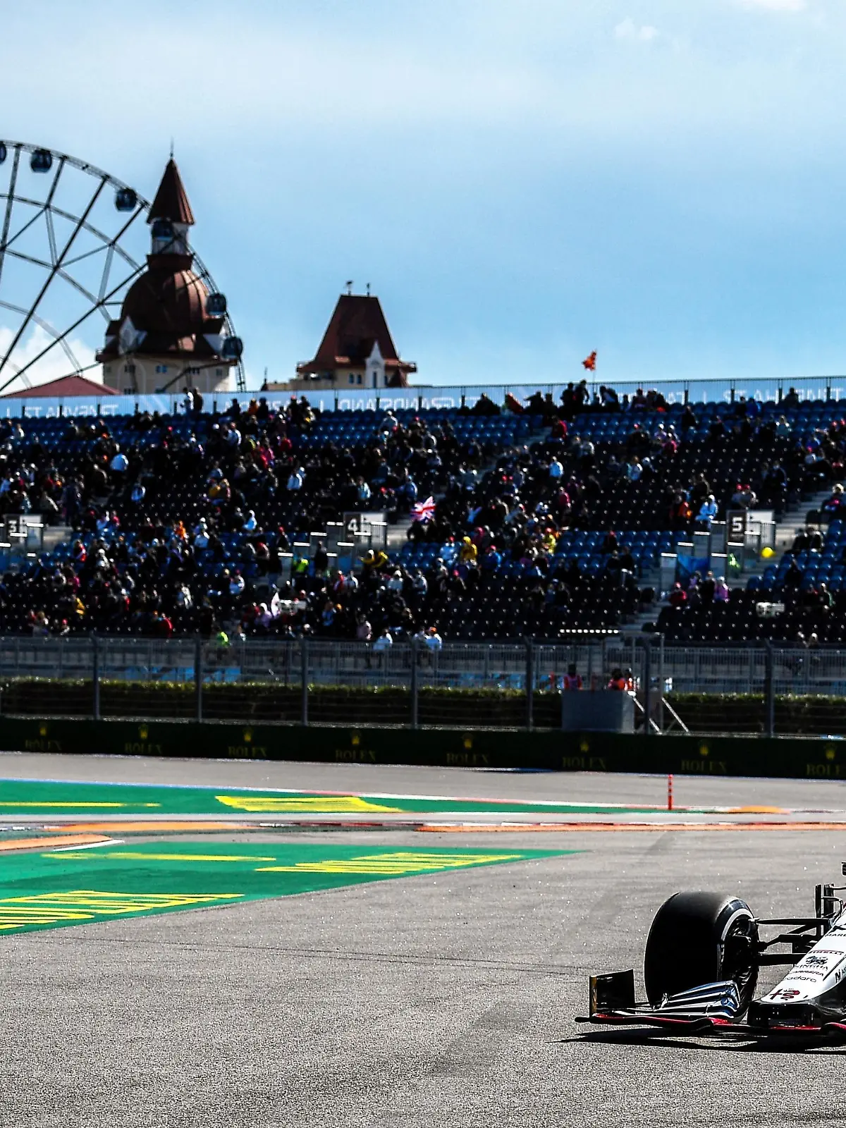 6658006 24.09.2021 Alfa Romeo's Antonio Giovinazzi steers his car during a practice session of the 2021 Formula One Russian Grand Prix at the Sochi Autodrom in Sochi, Russia. Formula One Russian Grand Prix will be held in Sochi from 24 to 26 September. Vladimir Astapkovich / Sputnik