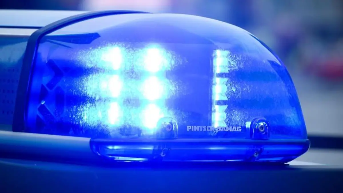 Blaulicht auf einem Polizeiauto