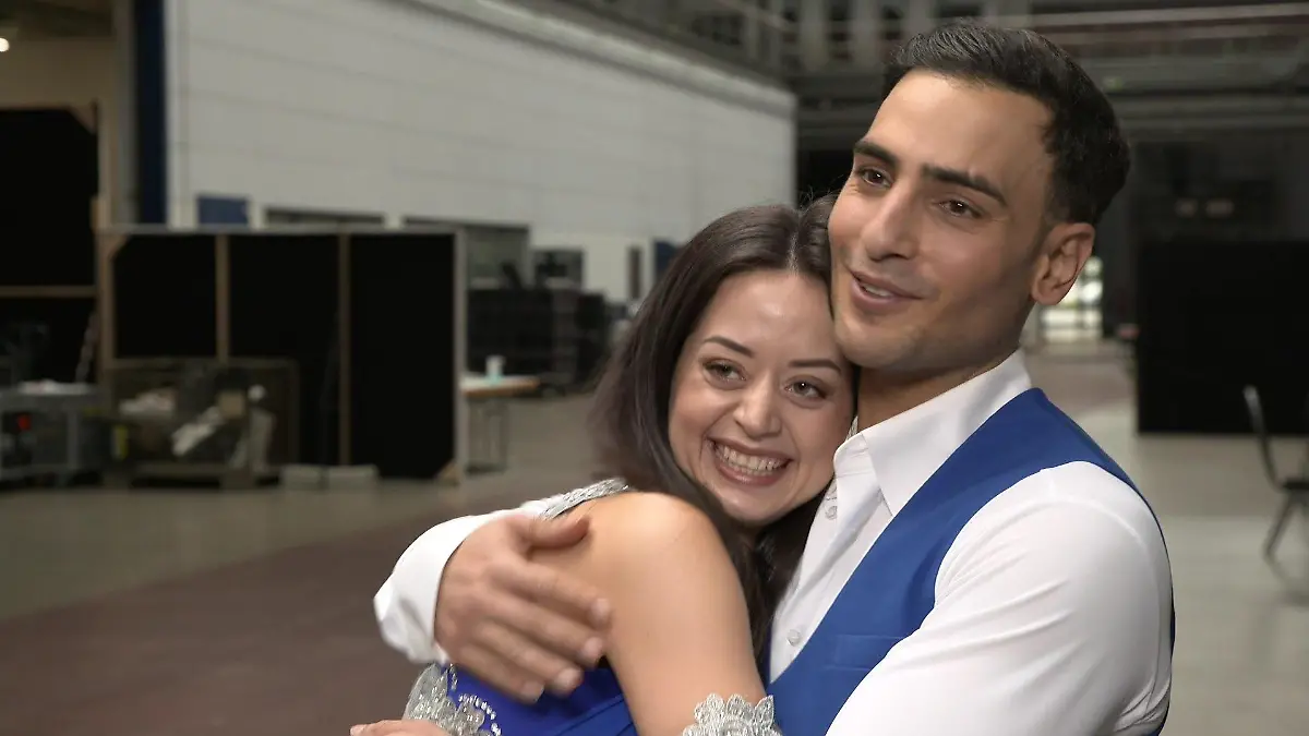Timur Ülker ist überglücklich, Malika Dzumaev an seiner Seite zu haben.
