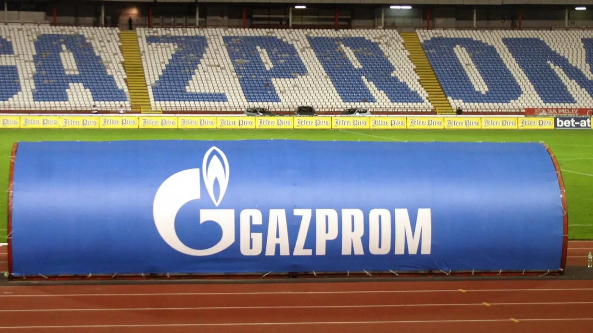 Bildnummer: 06532611  Datum: 18.09.2010  Copyright: imago/Aleksandar Djorovic
18.09.2010 Belgrade (Serbia) Roter Stern Belgrad - FK Javor Ivanjica, Jelen Super Liga,  Red Star stadium popular Marakana with advertising of new Russian sponsor Gazprom   PUBLICATIONxNOTxINxSER; Herren Fussball Serbien Jelen Super Liga 2010 2011 Belgrad Sportstätte vdig xdp 2010 quer  o0 Sponsor, Werbepartner, Werbung, Wirtschaft Schriftzug Gazprom totale

Image number 06532611 date 18 09 2010 Copyright imago Aleksandar Djorovic 18 09 2010 Belgrade Serbia red Star Belgrade FK Javor Ivanjica Jelen Super League Red Star Stage popular Mara Kana with Advertising of New Russian Sponsor Gazprom PUBLICATIONxNOTxINxSER men Football Serbia Jelen Super League 2010 2011 Belgrade venues Vdig  2010 horizontal o0 Sponsor sponsor Advertising Economy emblem Gazprom long shot 