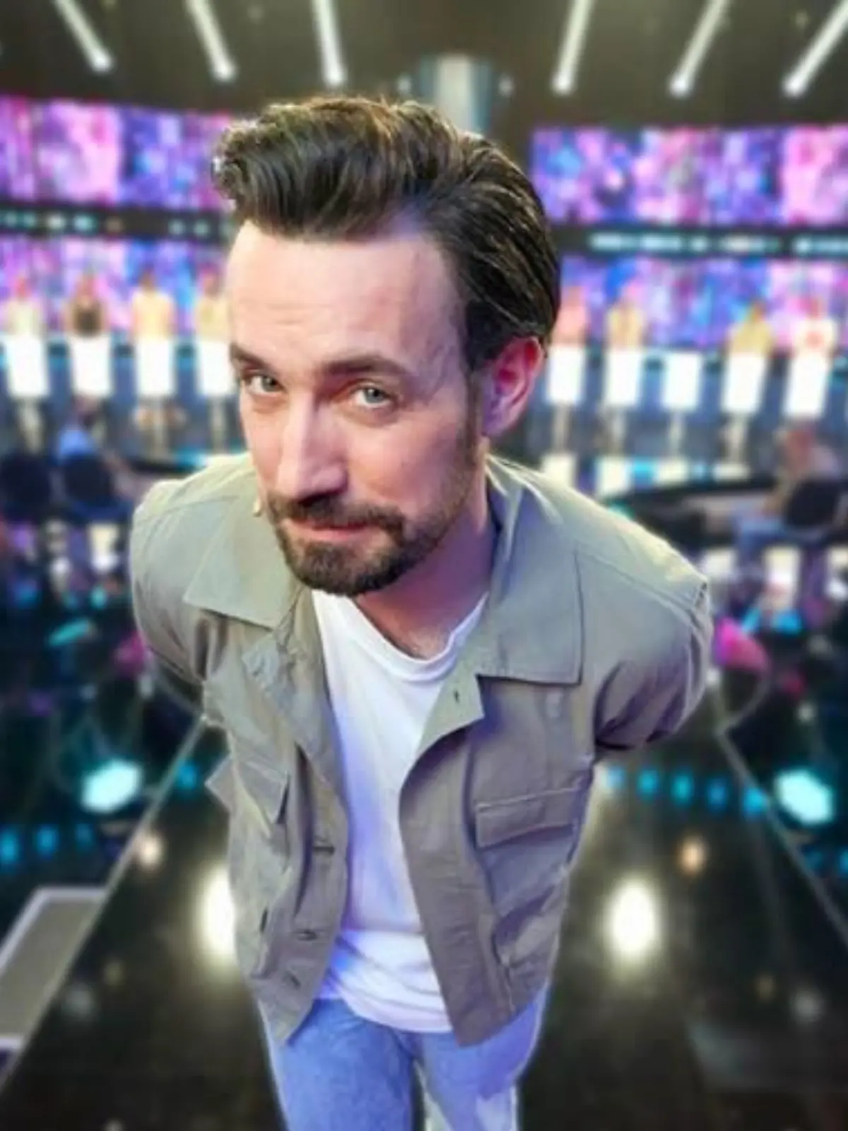 Jan Köppen lädt lesbische Ladys zum „Girls, Girls, Girls“-Special von „Take Me Out“.