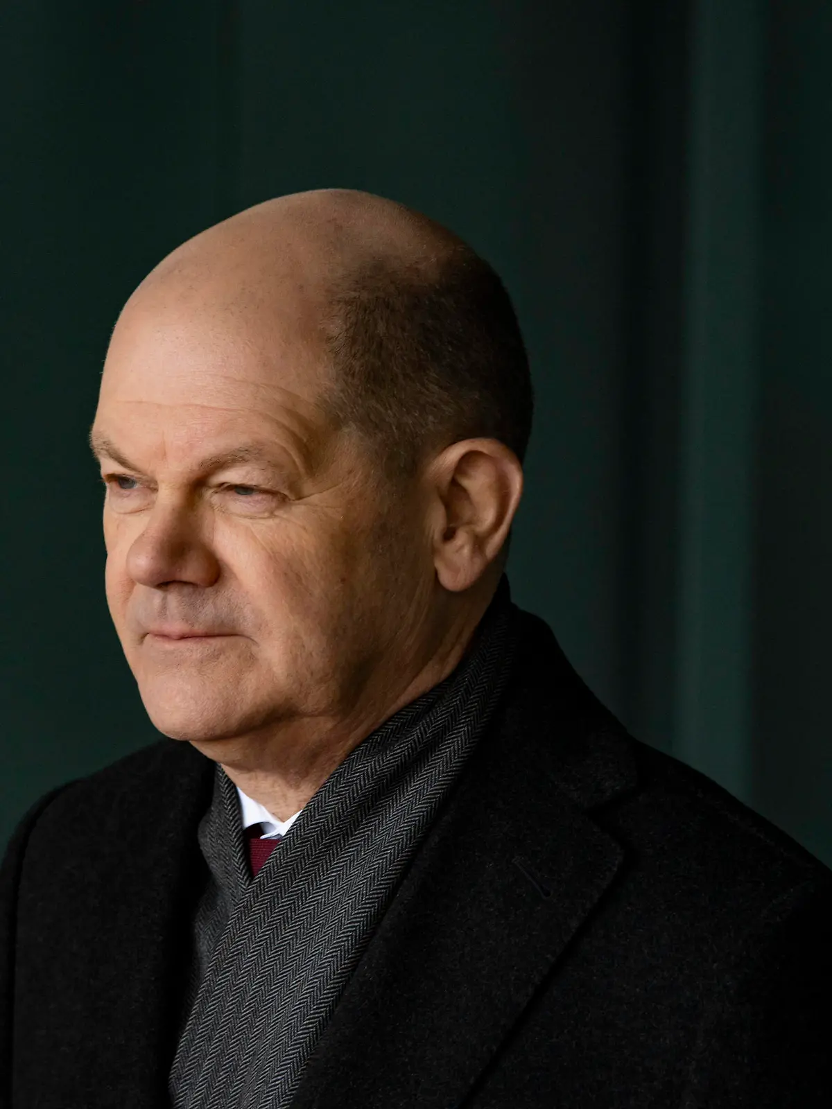  Bundeskanzler Olaf Scholz vor dem Empfang mit militaerischen Ehren des Irischen Praemierministers Micheal Martin im Kanzleramt in Berlin am 22. Februar 2022. Bundeskanzler Scholz empfaengt Irischen Praemierminister in Berlin *** German Chancellor Olaf Scholz before the reception with military honors of the Irish Minister of the Army Micheal Martin at the Chancellery in Berlin on February 22, 2022 German Chancellor Scholz receives Irish Minister of the Army in Berlin