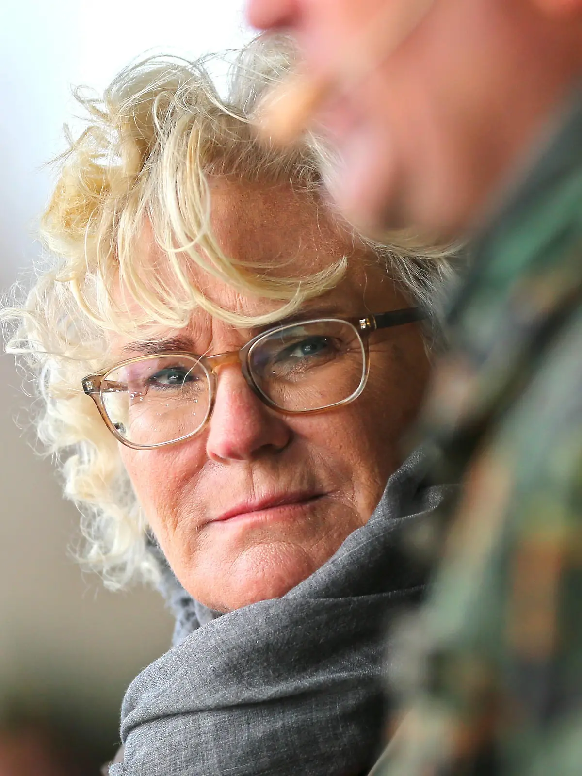 Bundesverteidigungsminsisterin Christine Lambrecht beim Heer in Munster. Dienstantrittsbesuch der Bundesministerin der Verteidigung Christine Lambrecht beim Deutschen HEER am 07. Februar 2022. Munster Niedersachsen Deutschland *** Federal Minister of Defense Christine Lambrecht at the German Army in Munster Inaugural visit of the Federal Minister of Defense Christine Lambrecht at the German Army on 07 February 2022 Munster Lower Saxony Germany 