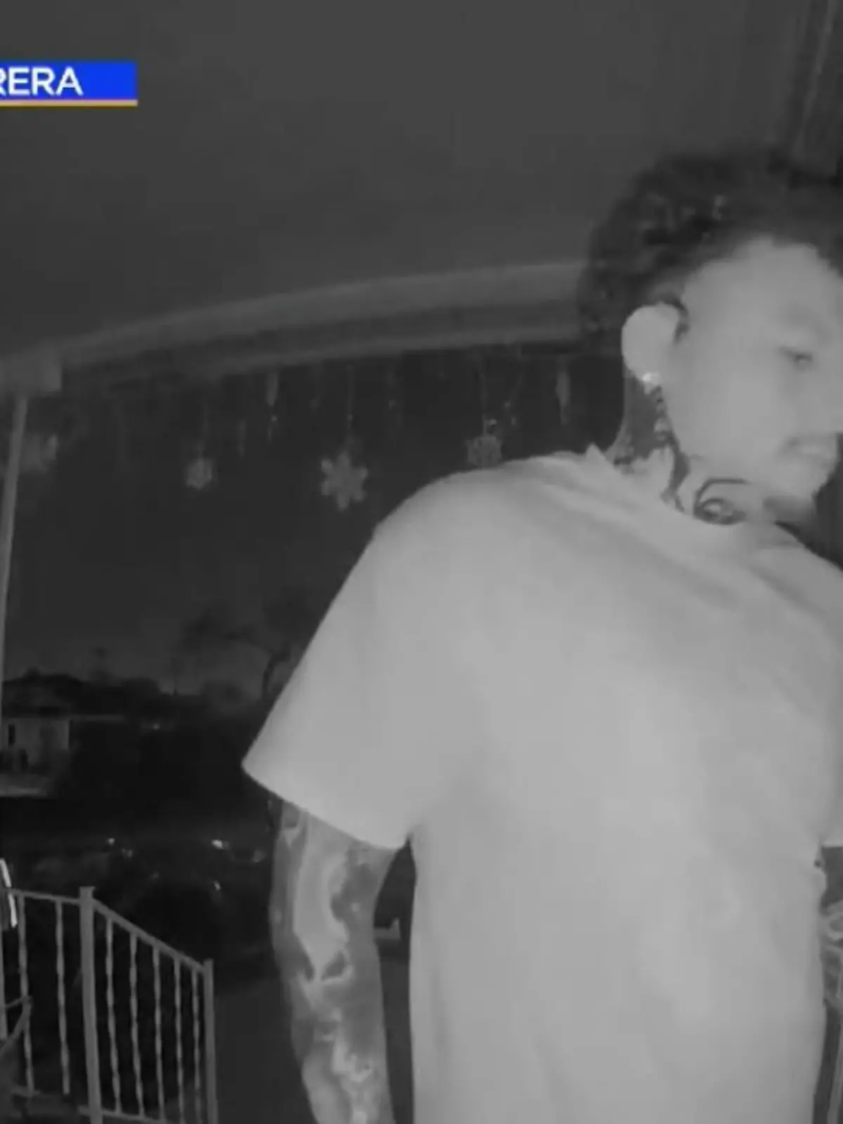 Als Ali Porath aus Kalifornien mit ihren beiden Töchtern nach Hause kommt, ahnt sie nicht was gleich passieren wird. Nur einige Sekunden nachdem ihre Tochter die Haustür verschlossen hat, tritt ein Mann auf die Veranda und versucht ins Haus zu gelangen.