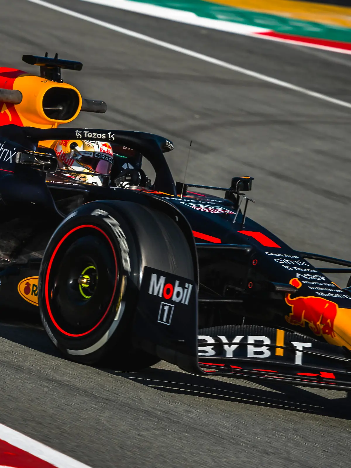  February 23, 2022, Barcelona, Catalonia, Spain: MAX VERSTAPPEN NED from team Red Bull drives in his in his RB18 during day one of the Formula One winter testing at Circuit de Catalunya Barcelona Spain - ZUMAo105 20220223_zap_o105_013 Copyright: xMatthiasxOesterlex
