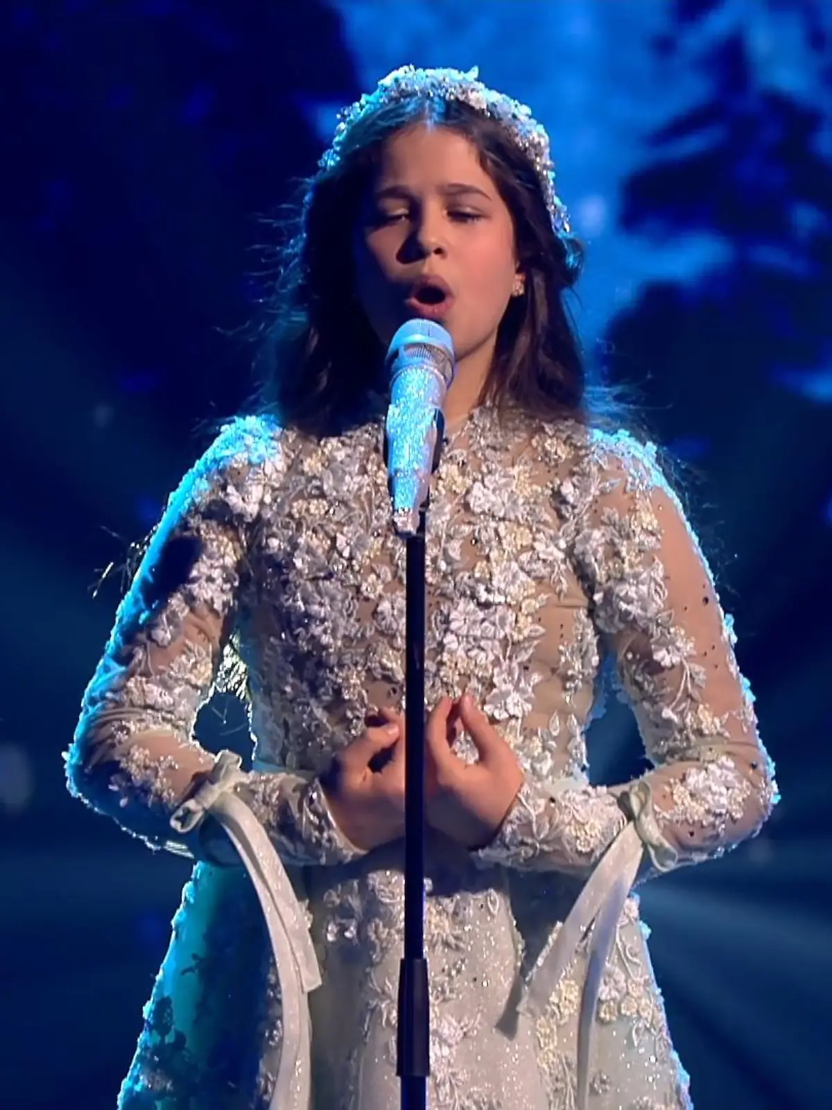 Bild zu: "Elena Turcan singt "Ave Maria""