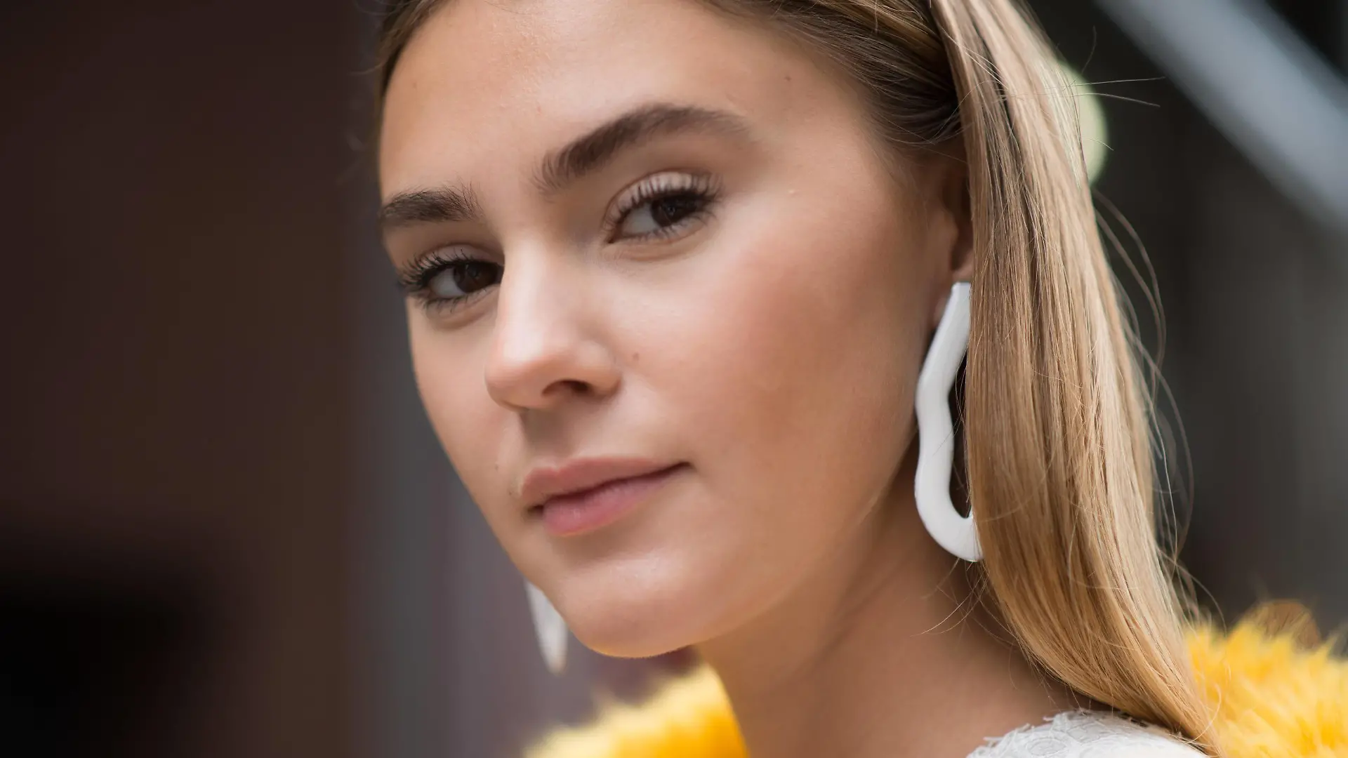 Model Stefanie Giesinger arriving for a runway show during New York Fashion Week - Feb 10, 2018 - NYFW: Fall 2018 Street Style Day 3, New York City New York United States PUBLICATIONxINxGERxSUIxAUTxONLY Copyright: xMichellexSangsterx h00483785
