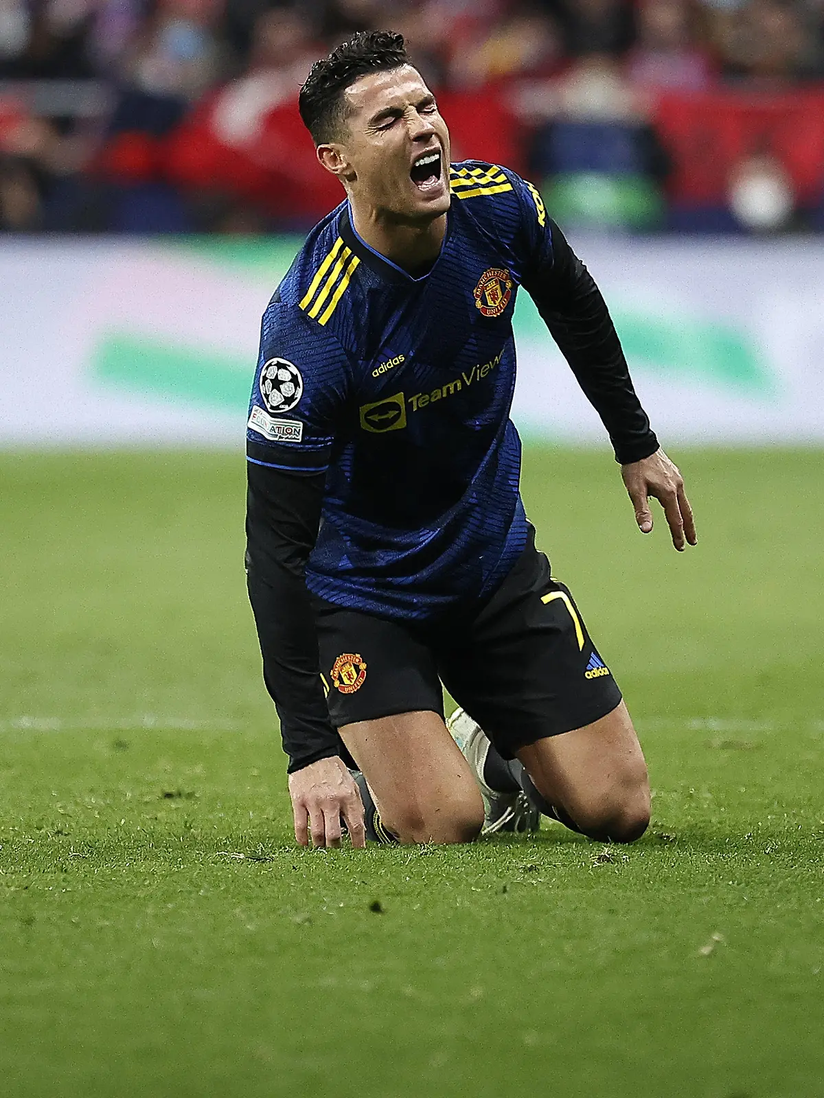 MADRID, SPAIN - FEBRUARY 23: Cristiano Ronaldo of Manchester United gets injured during the first leg of the UEFA Champions LeagueÄôs Round of 16 soccer match between Atletico Madrid and Manchester United at Wanda Metropolitano Stadium in MadridÄã, Spain on February 23, 2022. Burak Akbulut / Anadolu Agency