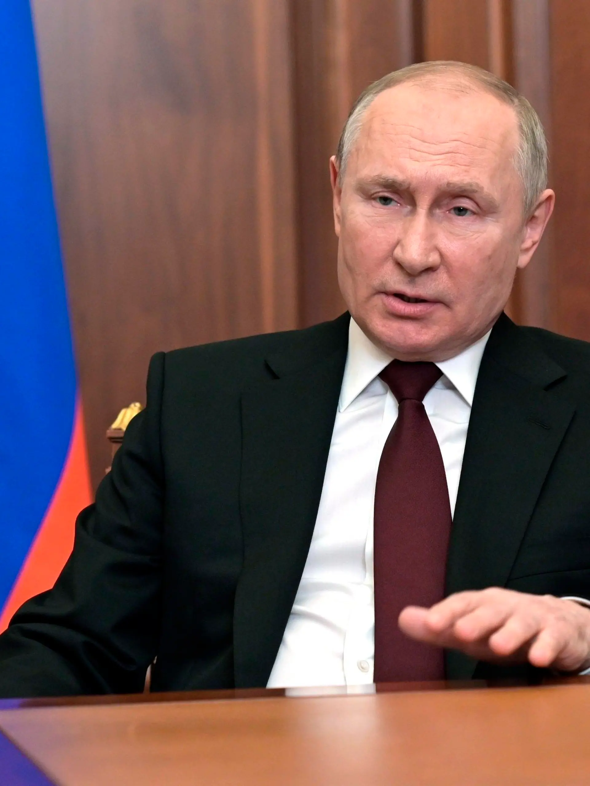 21.02.2022, Russland, Moskau: Wladimir Putin, Präsident von Russland, spricht zur Nation im Kreml in Moskau, Russland. Der russische Präsident Putin hat die Unabhängigkeit der Separatistenregionen in der Ostukraine anerkannt, was zu Spannungen mit dem Westen geführt hat. Foto: Alexei Nikolsky/POOL Sputnik Kremlin via AP/dpa +++ dpa-Bildfunk +++