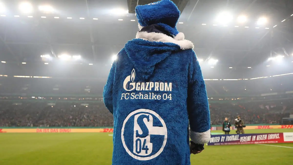 firo : 19.12.2017 Fußball, Saison 2017/2018 DFB Pokal FC Schalke - 1.FC Köln 1.0 Gazprom Sponsor