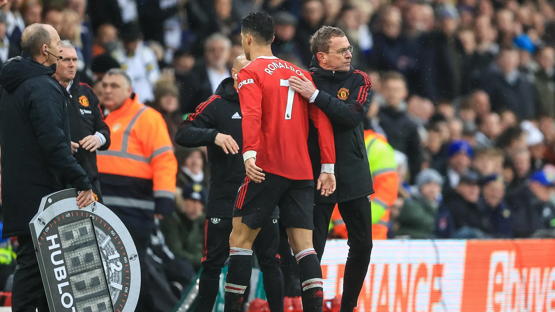  Premier League Leeds United v Manchester United, ManU Ralf Rangnick manager of Manchester United pats Cristiano Ronaldo 7 on the back as he comes off the field Copyright: xMarkxCosgrove/NewsxImagesx