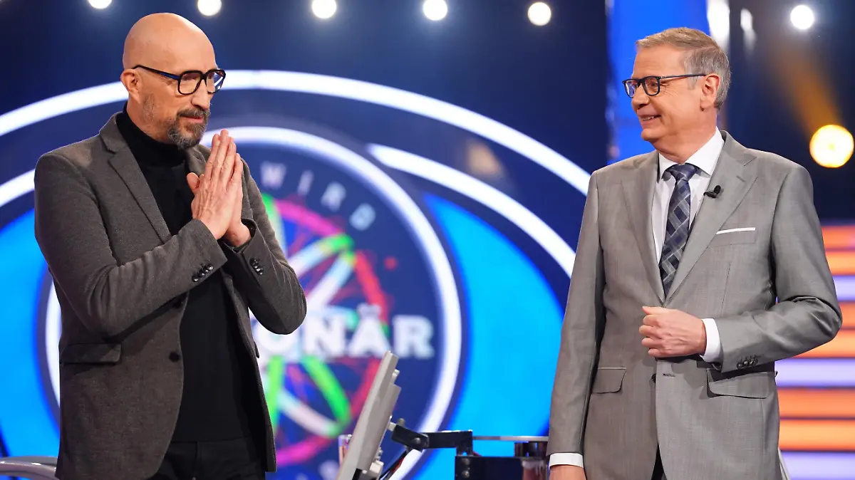 Achtung! Sperrfrist für alle Medien bis Mo., 21.02.2022, 22:15 Uhr!
Moderator Günther Jauch mit Olaf Beck aus Hamburg
Die Verwendung des sendungsbezogenen Materials ist nur mit dem Hinweis und Verlinkung auf RTL+ gestattet.