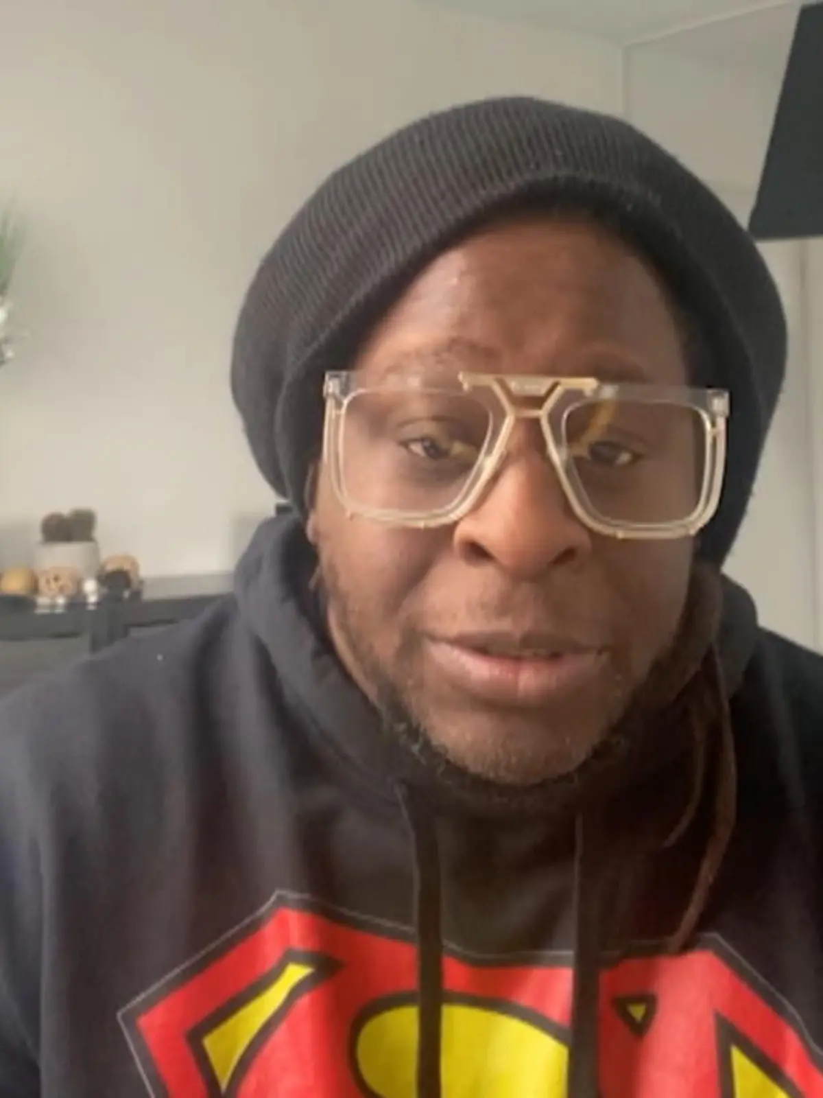 Bild zu: "Mola Adebisi zur Scheidungsankündigung"