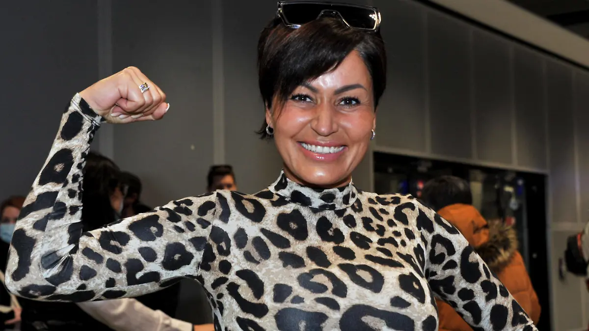 Entertainment Bilder des Tages RTL - Dschungelcamp 2022. Jasmin Herren anläßlich der Ankunft der Kandidaten der RTL - Sendung Ich bin ein Star - holt mich hier raus aus dem Dschungel-Camp 2022 in Südafrika am 08.02.2022 auf dem Flughafen Frankfurt / Main. 20220208MWI7940