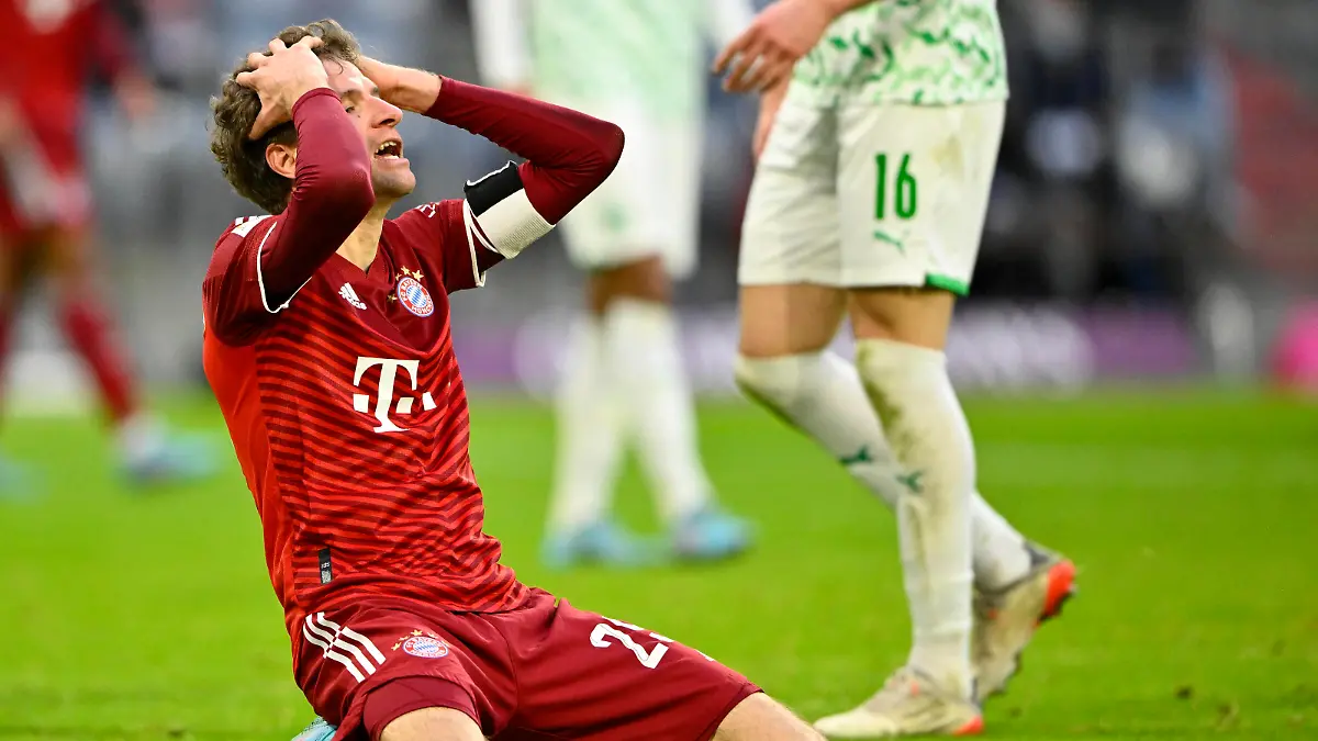 Thomas Müller Mueller FC Bayern München Muenchen FCB 25 Enttäuschung Enttaeuschung enttäuscht enttaeuscht nach vergebener Torchance Gestik Geste FC Bayern München Muenchen vs SpVgg Greuther Fürth SGF 20.02.2022 DFL REGULATIONS PROHIBIT ANY USE OF PHOTOGRAPHS AS IMAGE SEQUENCES AND/OR QUASI-VIDEO FC Bayern München Muenchen vs SpVgg Greuther Fürth SGF *** Thomas Müller Mueller FC Bayern München Muenchen FCB 25 disappointment disappointed disappointed after missed goal chance gesture gesture FC Bayern München Muenchen vs SpVgg Greuther Fürth SGF 20 02 2022 DFL REGULATES PROHIBIT ANY USE OF PHOTOGRAPHS AS IMAGE SEQUENCES AND OR QUASI VIDEO FC Bayern München Muenchen vs SpVgg Greuther Fürth SGF