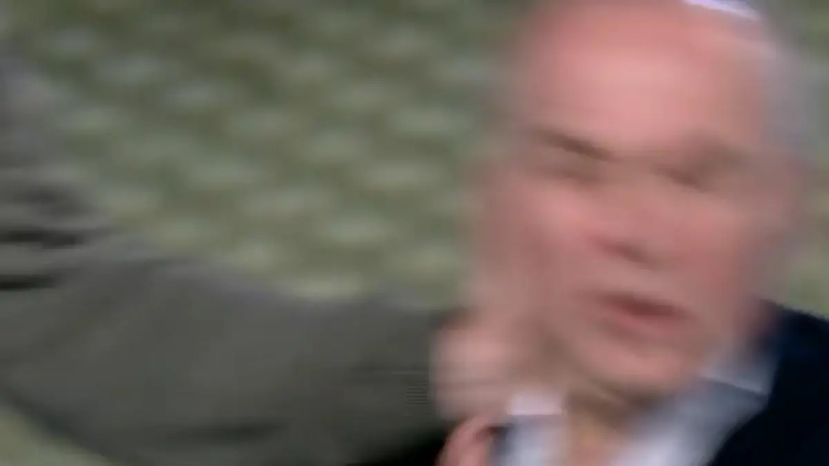 Prügelei live in einer ukrainischen Talkshow Wegen Putins Aufmarsch