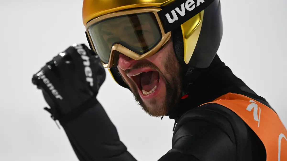 China Olympics 2022 Ski jumping, Skispringen, Ski, nordisch Men Team 8114705 14.02.2022 Germany s Markus Eisenbichler competes in the ski jumping men s team final round during the Beijing 2022 Winter Olympic Games, Olympische Spiele, Olympia, OS at the National Ski Jumping Centre in Zhangjiakou, China. Alexey Filippov / Sputnik Zhangjiakou China PUBLICATIONxINxGERxSUIxAUTxONLY Copyright: xAlexeyxFilippovx