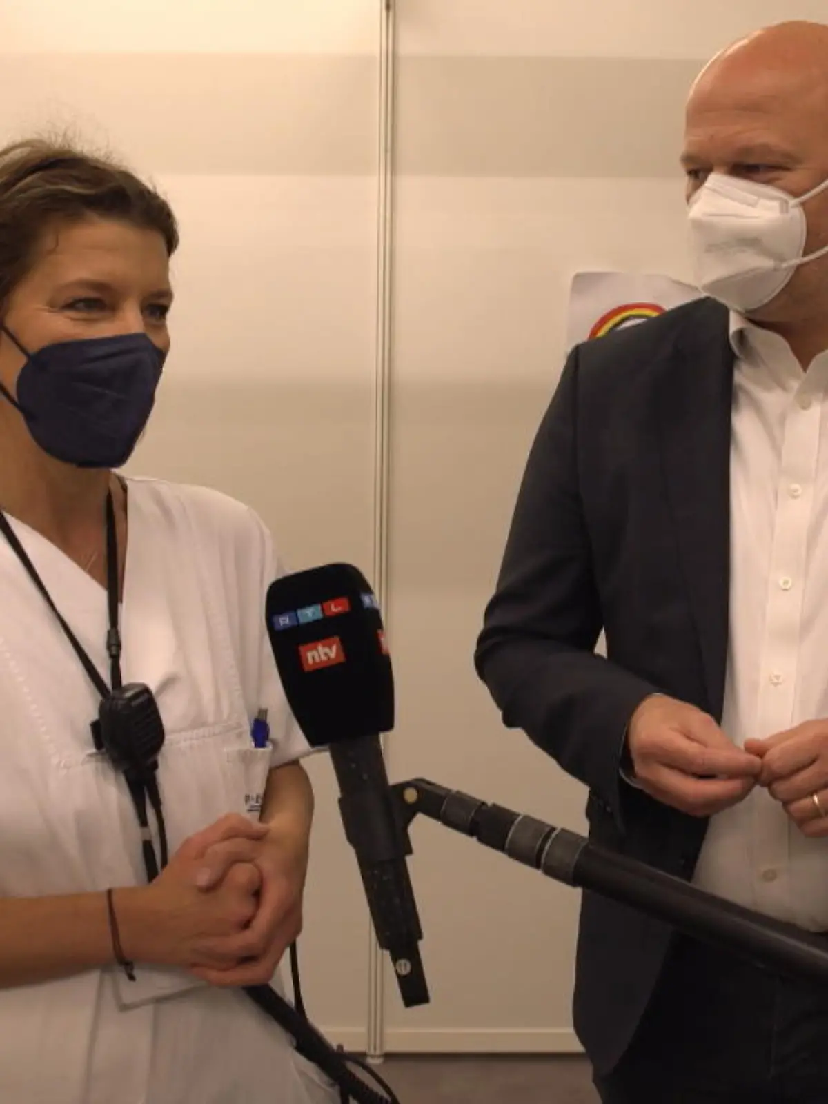 Wer beim Gedanken an eine Spritze Angst oder Panik bekommt, tut sich mit der Corona-Impfung natürlich schwer. Das Impfzentrum in Hürth bietet daher für Menschen mit Ängsten jetzt eine ganz besondere Sprechstunde an.