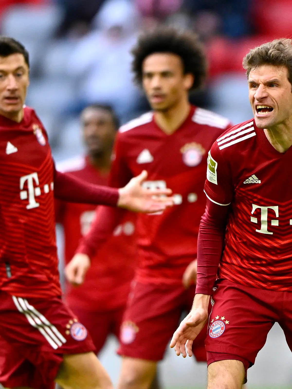  Thomas Müller Mueller FC Bayern München Muenchen FCB 25 sauer auf Mitspieler Gestik Geste Robert Lewandowski FC Bayern München Muenchen FCB 09 Leroy Sane FC Bayern München Muenchen FCB 10 FC Bayern München Muenchen vs SpVgg Greuther Fürth SGF 20.02.2022 DFL REGULATIONS PROHIBIT ANY USE OF PHOTOGRAPHS AS IMAGE SEQUENCES AND/OR QUASI-VIDEO FC Bayern München Muenchen vs SpVgg Greuther Fürth SGF *** Thomas Müller Mueller FC Bayern Munich Muenchen FCB 25 pissed off teammate gesture gesture Robert Lewandowski FC Bayern Munich Muenchen FCB 09 Leroy Sane FC Bayern Munich Muenchen FCB 10 FC Bayern Munich Muenchen vs SpVgg Greuther Fürth SGF 20 02 2022 DFL REGULATES PROHIBIT ANY USE OF PHOTOGRAPHS AS IMAGE SEQUENCES AND OR QUASI VIDEO FC Bayern Munich Muenchen vs SpVgg Greuther Fürth SGF