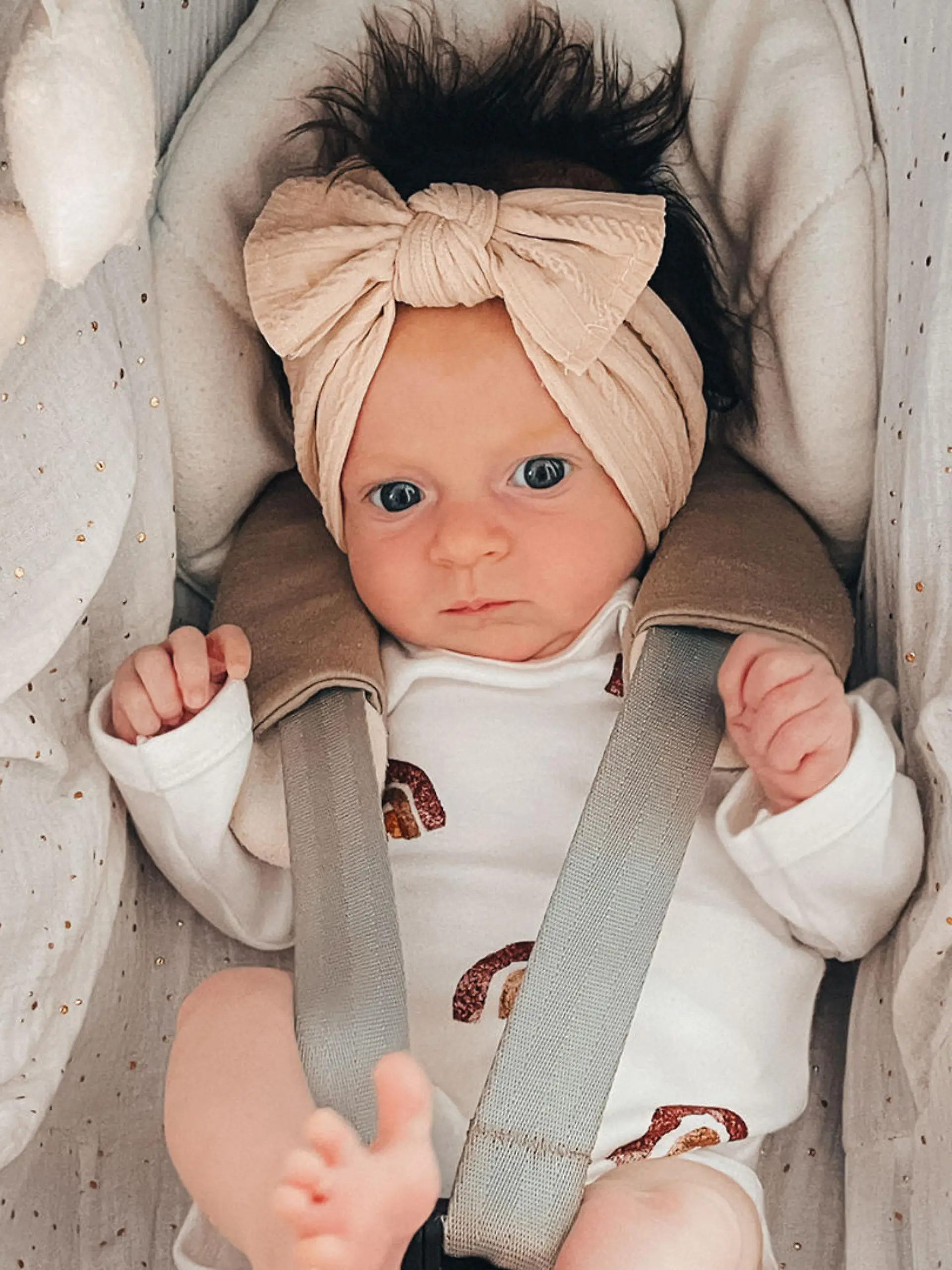 Baby Darla wurde mit voller Haarpracht geboren. Inzwischen ist die Kleine acht Monate alt.