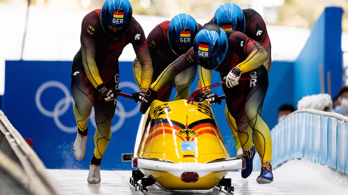 OLYMPICS - Winter Olympic Games, Olympische Spiele, Olympia, OS Beijing 2022 YANQING,CHINA,19.FEB.22 - OLYMPICS, BOBSLEIGH - Winter Olympic Games Beijing 2022, four-man, men. Image shows Francesco Friedrich, Thorsten Margis, Candy Bauer and Alexander Schueller GER. PUBLICATIONxNOTxINxAUTxSUIxSWE GEPAxpictures/xDanielxGoetzhaber
