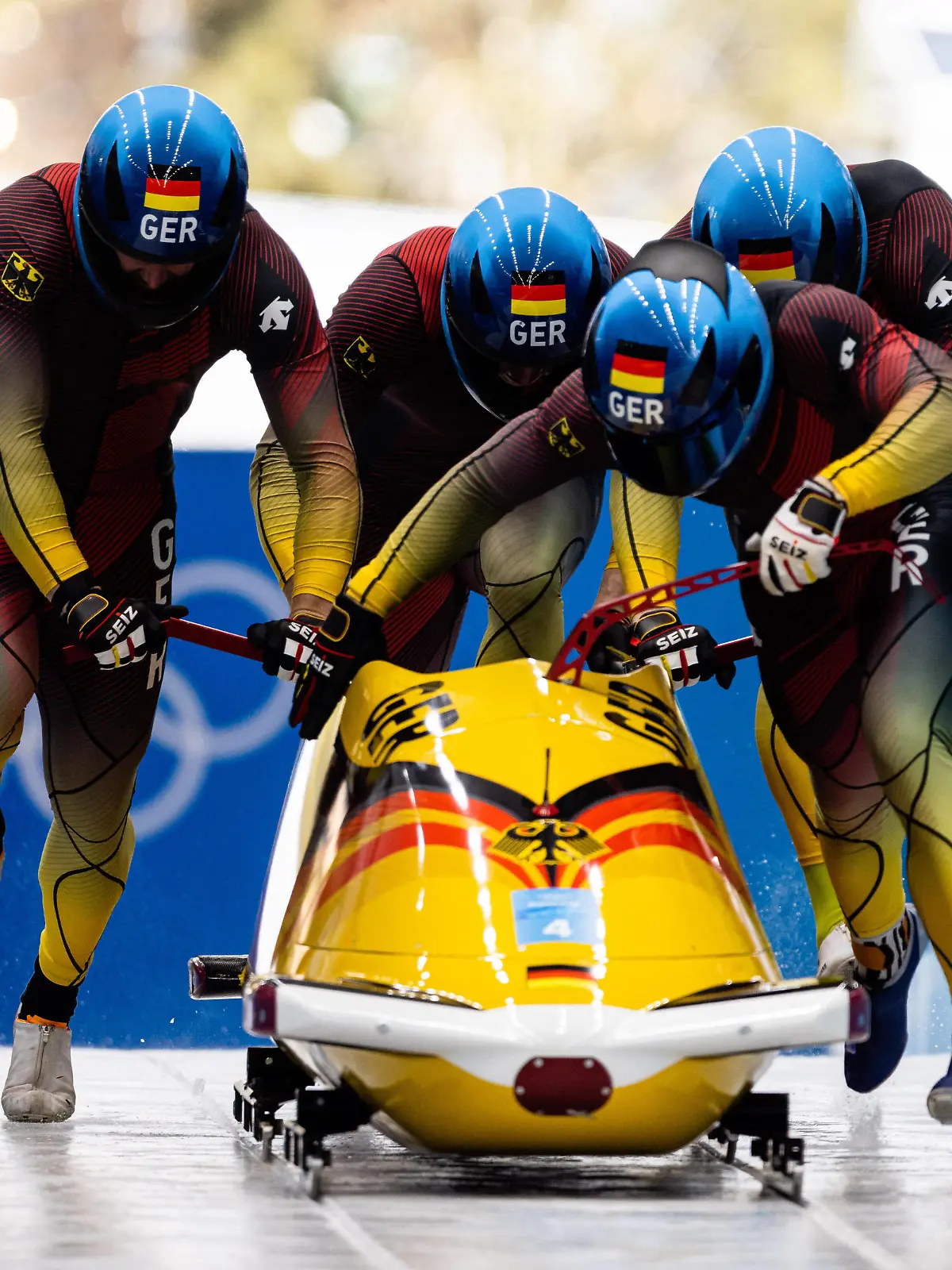  OLYMPICS - Winter Olympic Games, Olympische Spiele, Olympia, OS Beijing 2022 YANQING,CHINA,19.FEB.22 - OLYMPICS, BOBSLEIGH - Winter Olympic Games Beijing 2022, four-man, men. Image shows Francesco Friedrich, Thorsten Margis, Candy Bauer and Alexander Schueller GER. PUBLICATIONxNOTxINxAUTxSUIxSWE GEPAxpictures/xDanielxGoetzhaber