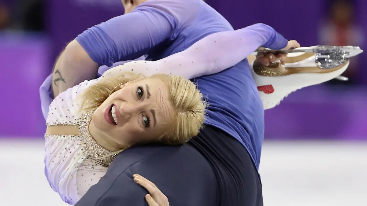 Figure Skating – Pyeongchang 2018 Winter Olympics – Pair Skating free skating competition final – Gangneung Ice Arena - Gangneung, South Korea – February 15, 2018 - Aljona Savchenko and Bruno Massot of Germany in action. REUTERS/Lucy Nicholson TPX IMAGES OF THE DAY