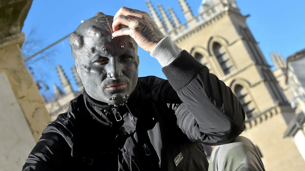 ©PHOTOPQR/LE MIDI LIBRE/SYLVIE CAMBON ; MONTPELLIER ; 20/02/2020 ; PHOTOPQR / MIDILIBRE / SYLVIE CAMBON / PORTRAIT DE BLACK ALIEN / PERSONNALITE / TRANSFORMATION / IMPLANTS SOUS CUTANE / IMPLANTS SOUS LA PEAU / - 2020/07/02. Anthony Loffredo is passionate about changing the human body and sets no limits to his own.