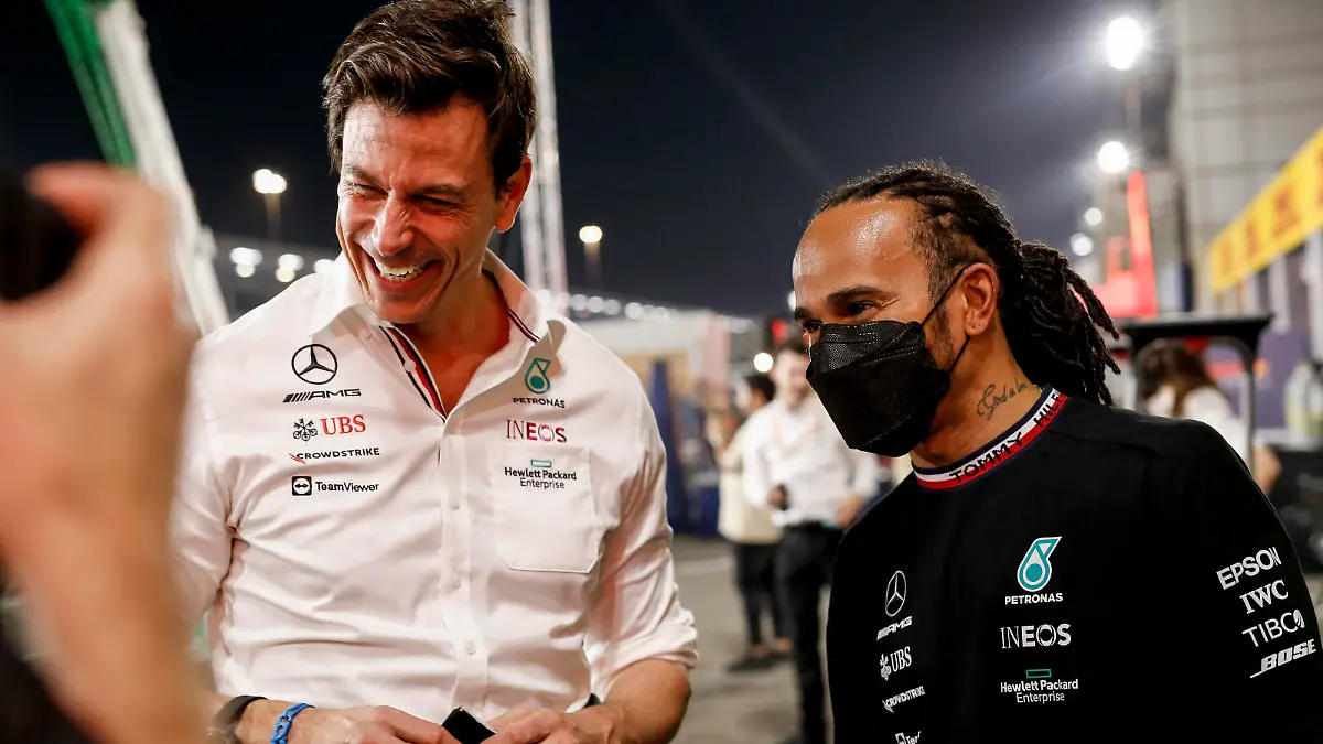 Toto Wolff (AUT, Mercedes-AMG Petronas F1 Team), #44 Lewis Hamilton (GBR, Mercedes-AMG Petronas F1 Team), F1 Grand Prix of Qatar at Losail International Circuit on November 21, 2021 in Doha, Qatar. (Photo by HOCH ZWEI)