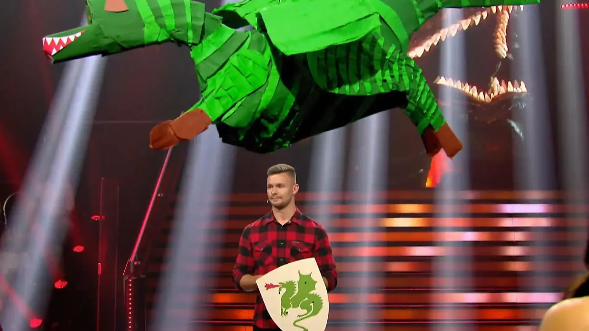 "Dennis, der Drachentöter" erobert Kandidatin Lisa Take Me Out: Ritter ohne Furcht und Tadel