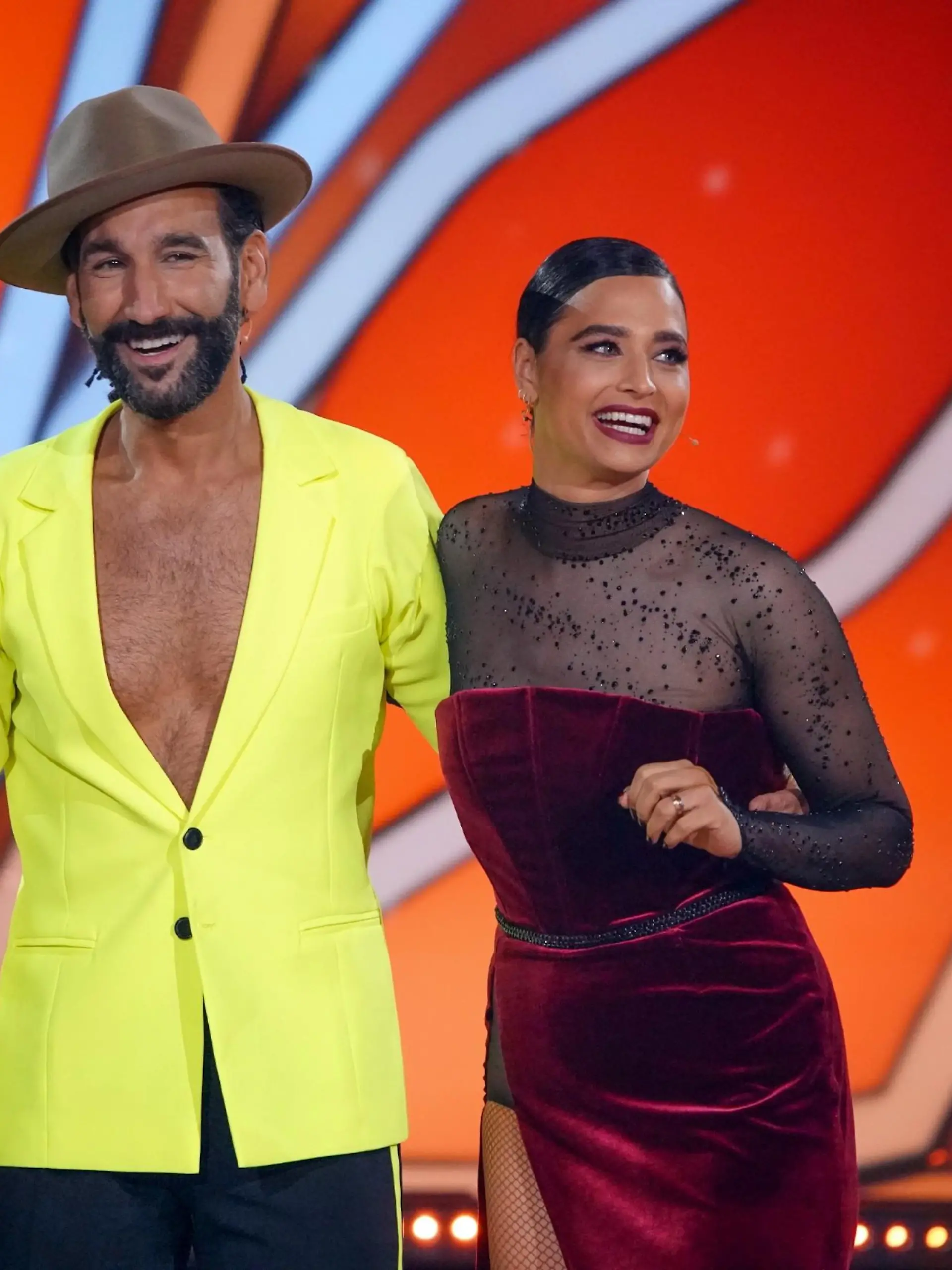 Die Entscheidung: Amira Pocher tanzt mit Massimo Sinató.

Die Verwendung des sendungsbezogenen Materials ist nur mit dem Hinweis und Verlinkung auf RTL+ gestattet.