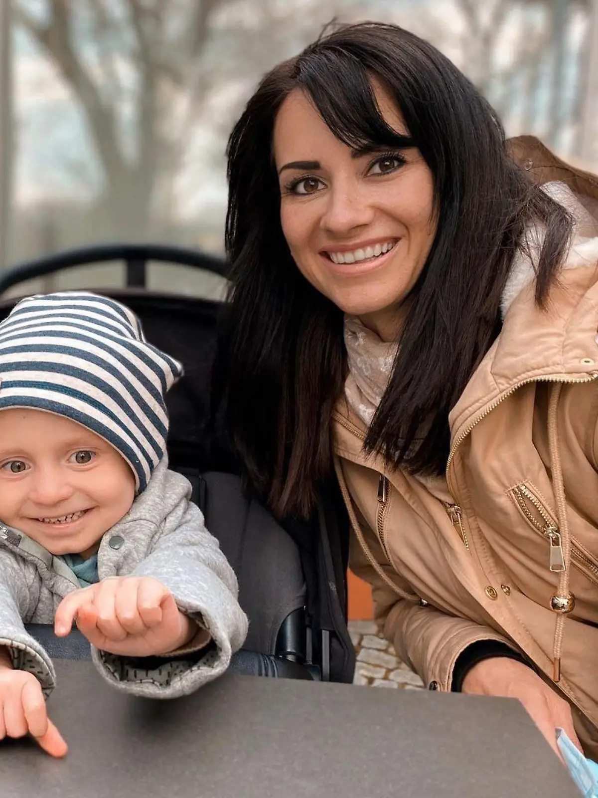 Daniel (3) und seine Mutter Diana Dietrich. Der Junge leidet an einer seltenen Herzkrankheit. Jetzt wurde endlich ein Spenderherz für ihn gefunden.