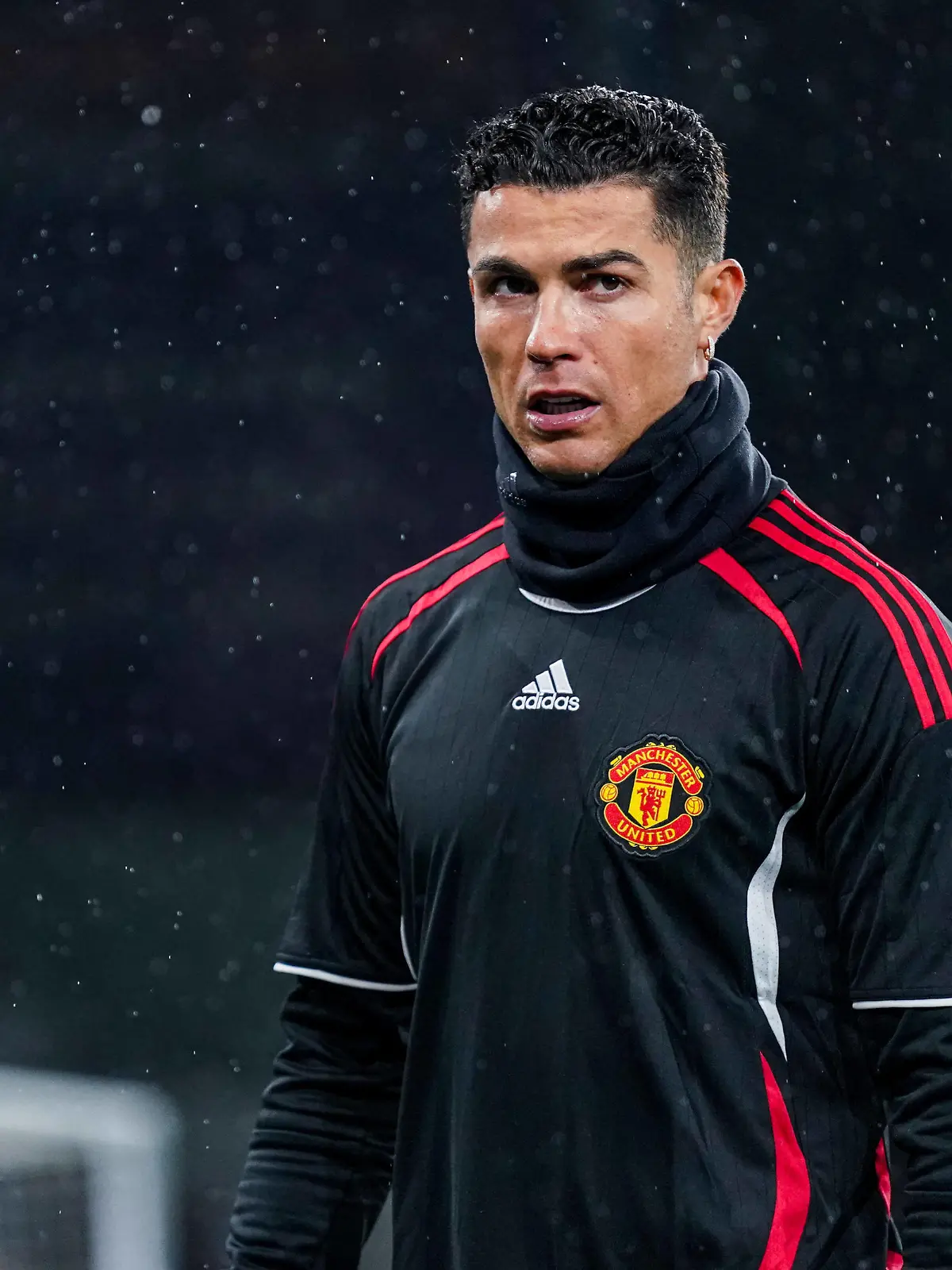  Burnley v Manchester United, ManU Premier League 08/02/2022. Manchester United forward Cristiano Ronaldo 7 gestures and reacts warming up during the Premier League match between Burnley and Manchester United at Turf Moor, Burnley, England on 8 February 2022. Burnley Turf Moor Lancashire England Editorial use only DataCo restrictions apply See www.football-dataco.com PUBLICATIONxNOTxINxUK , Copyright: xMalcolmxBrycex PSI-14613-0019