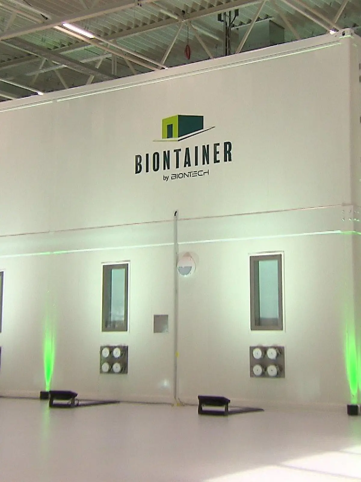 Im "Biontainer" von Biotech soll der Covid-19-Impfstoff direkt vor Ort in Afrika hergestellt werden.