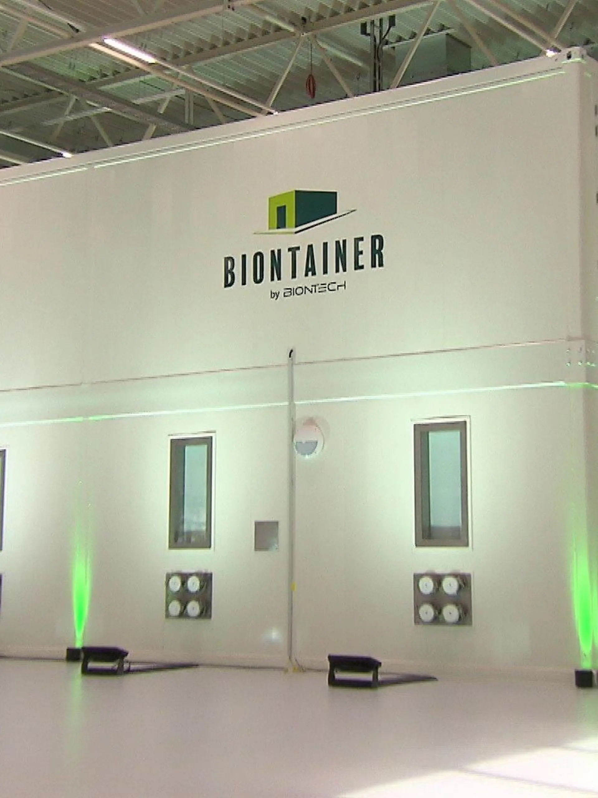 Im "Biontainer" von Biotech soll der Covid-19-Impfstoff direkt vor Ort in Afrika hergestellt werden.