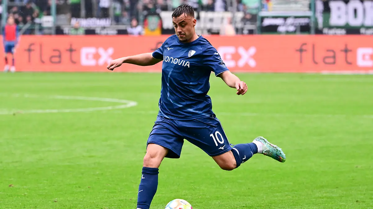 Philipp Förster #10 (Vfl Bochum), Borussia Moenchengladbach vs. VfL Bochum, 1. Bundesliga, 31. Spieltag, 06.05.2023
DFB regulations prohibit any use of photographs as image sequences and/or quasi-video / action press