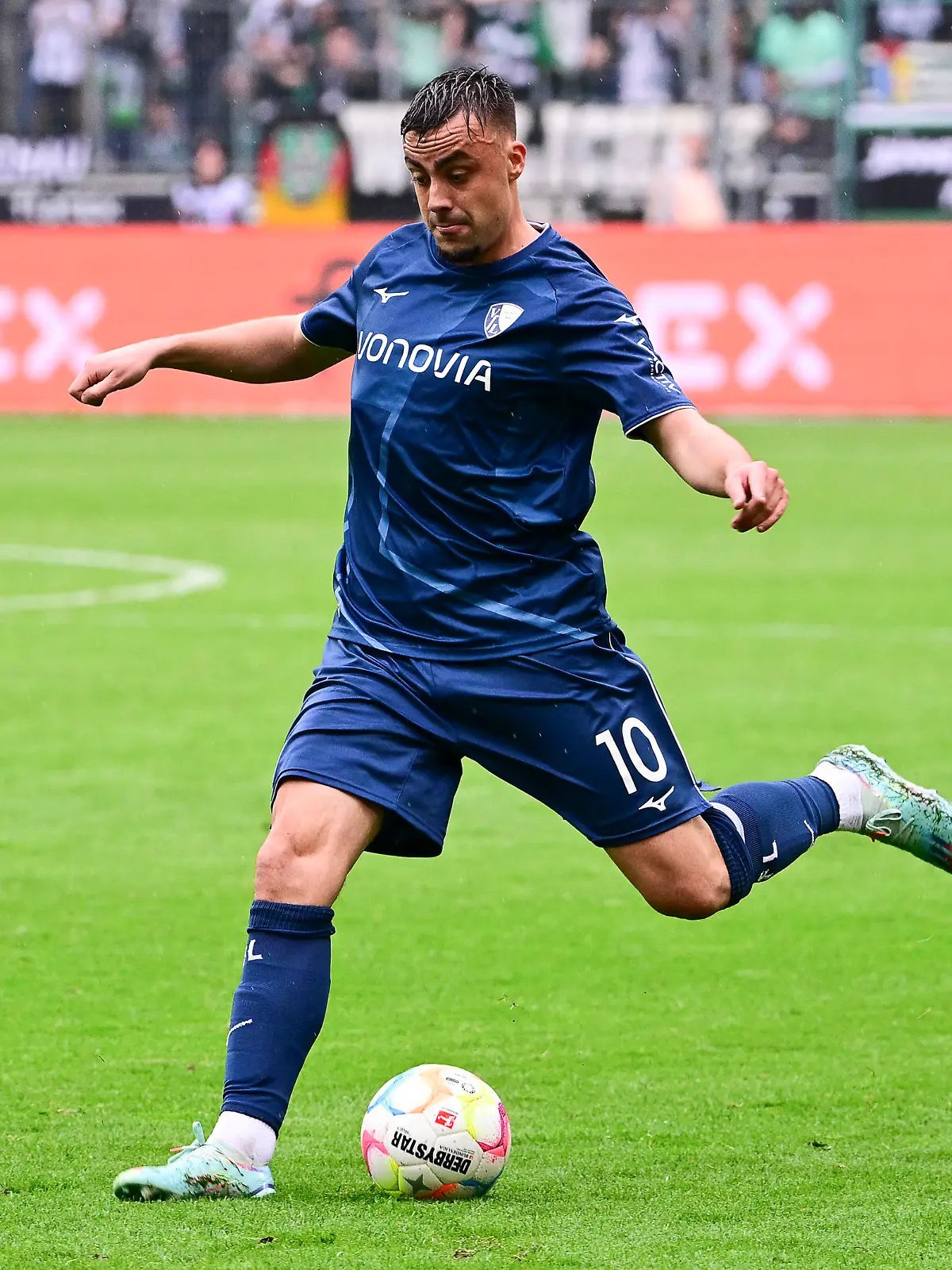 Philipp Förster #10 (Vfl Bochum), Borussia Moenchengladbach vs. VfL Bochum, 1. Bundesliga, 31. Spieltag, 06.05.2023
DFB regulations prohibit any use of photographs as image sequences and/or quasi-video / action press