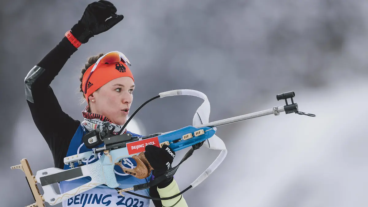 CHN, Olympische Winterspiele, Peking 2022 11.02.2022, Biathlonzentrum, Zhangjiakou, CHN, Olympische Winterspiele, Peking 2022, Biathlon, Sprint 7,5 km, Damen, im Bild Denise Herrmann GER // Denise Herrmann of Germany during the women Biathlon 7,5 km Sprint Competition for the Winter Olympic Games, Olympische Spiele, Olympia, OS Beijing 2022. Biathlonzentrum in Zhangjiakou, China on 2022/02/11. Zhangjiakou China Biathlonzentrum *** CHN, Winter Olympic Games, Beijing 2022 11 02 2022, Biathlon Center, Zhangjiakou, CHN, Winter Olympic Games, Beijing 2022, Biathlon, Sprint 7,5 km, Women, in picture Denise Herrmann GER Denise Herrmann of Germany during the women Biathlon 7,5 km Sprint Competition for the Winter Olympic Games Beijing 2022 Biathlon Center in Zhangjiakou, China on 2022 02 11 Zhangjiakou China Biathlon Center