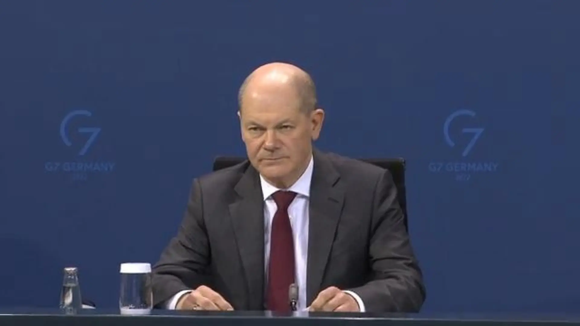 Brauchen allgemeine Impfpflicht für Herbst & Winter Scholz "persönliche Bemerkung"