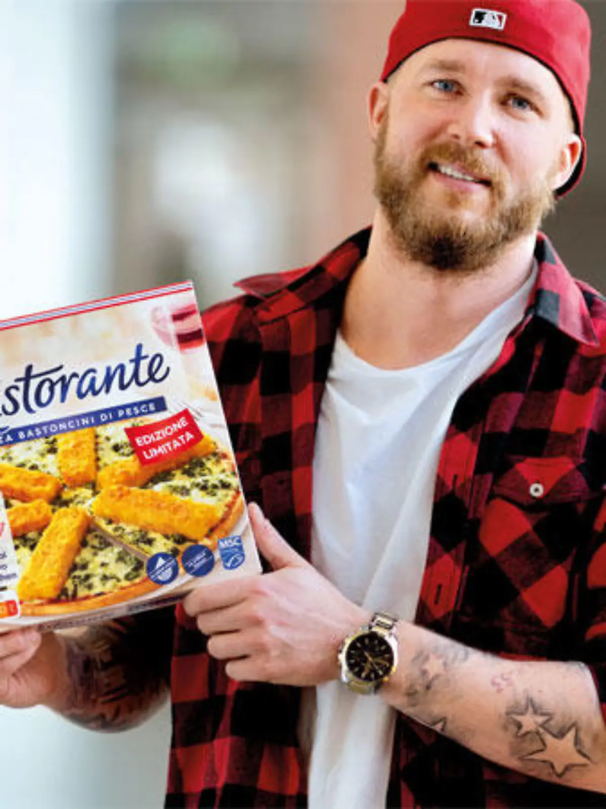 "Stullen-Andreas" und die Twitter-Community haben es geschafft: Dr. Oetker bringt eine Fischstäbchen-Pizza auf den Markt.