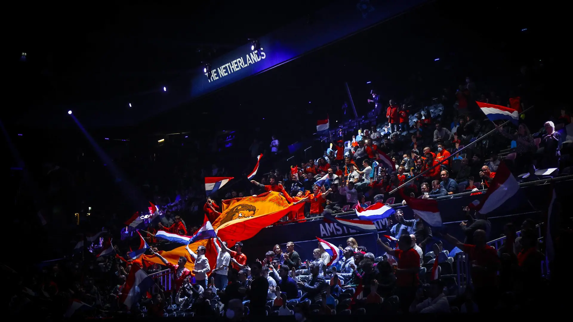  AMSTERDAM - Supporters during the UEFA Futsal EURO 2022 match between Netherlands v Serbia at the Ziggo Dome on January 28, 2022 in Amsterdam, Netherlands. ANP JEROEN PUTMANS UEFA Futsal EURO 2022 - Netherlands 2022 xVIxANPxSportx/xxANPxIVx *** AMSTERDAM Supporters during the UEFA Futsal EURO 2022 match between Netherlands v Serbia at the Ziggo Dome on January 28, 2022 in Amsterdam, Netherlands ANP JEROEN PUTMANS UEFA Futsal EURO 2022 Netherlands 2022 xVIxANPxSportx xxANPxIVx 443402752 originalFilename: 443402752.jpg