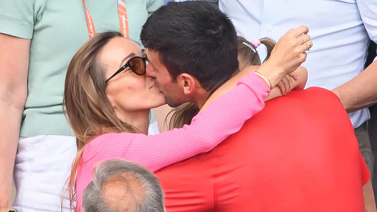 French Open - Novak Djokovic Kisses His Wife Jelena and Novak Djokovic of Serbia celebrate winning the men s singles final match against Casper Ruud during the French Open 2021 at Roland Garros on June 11, 2023 in Paris, France. Photo by Laurent Zabulon/ABACAPRESS.COM Paris France PUBLICATIONxNOTxINxFRAxSPAxUKxUSAxBELxPOL Copyright: xZabulonxLaurent/ABACAx 856643_004 ZabulonxLaurent/ABACAx 856643_004