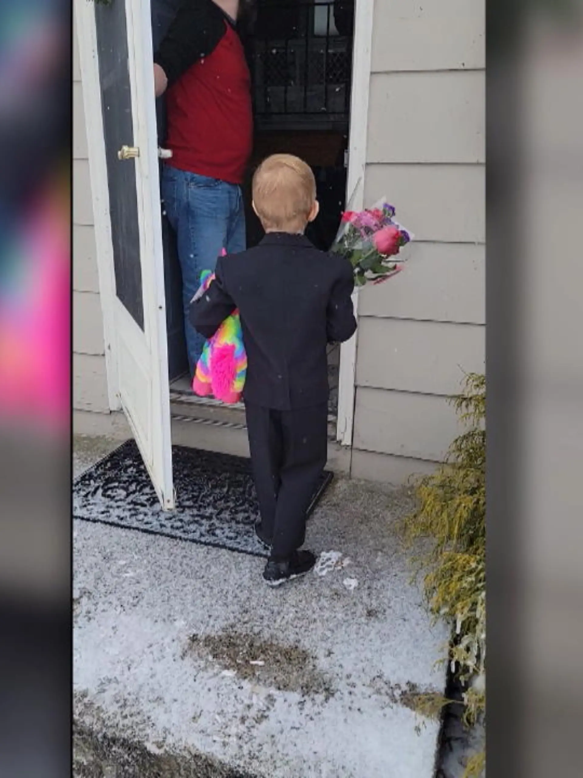 Es steckt offenbar schon in den Kinderschuhen, ob Mann ein Gentlemen ist oder nicht. Der 5-jährige Anthony aus New York ist es definitiv!